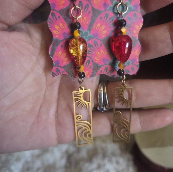 Handmade Beautiful Artisan dangle Earrings - Picture 15 of 16